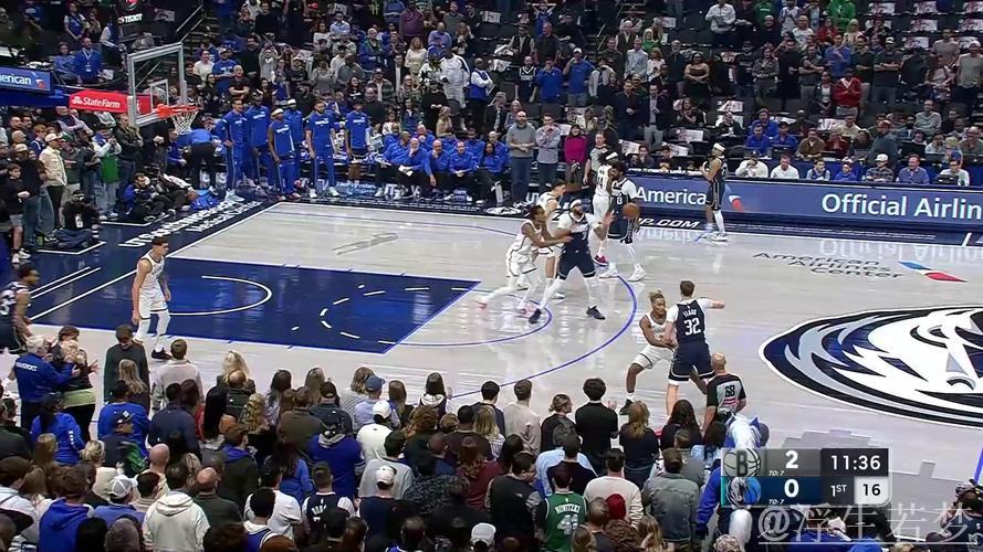 浓眉赛后送球衣给小球迷,单场轰24分14板3断3帽 浓眉赛后送球衣给小球迷,单场轰24分14板3断3帽