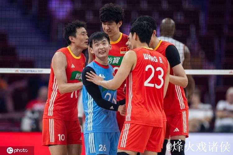 中国男排决胜局险胜古巴 终结世界男排联赛八连败